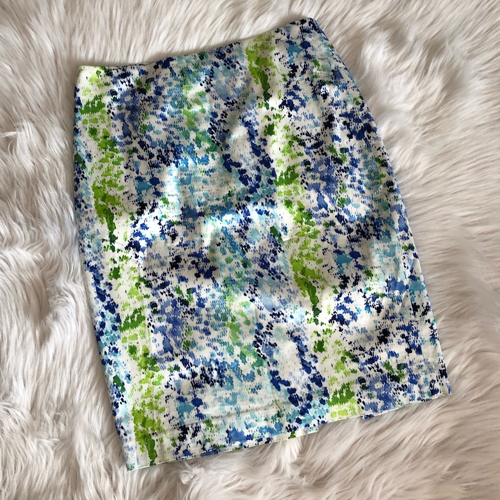 Ann Taylor Watercolor Pencil Skirt Sz 2